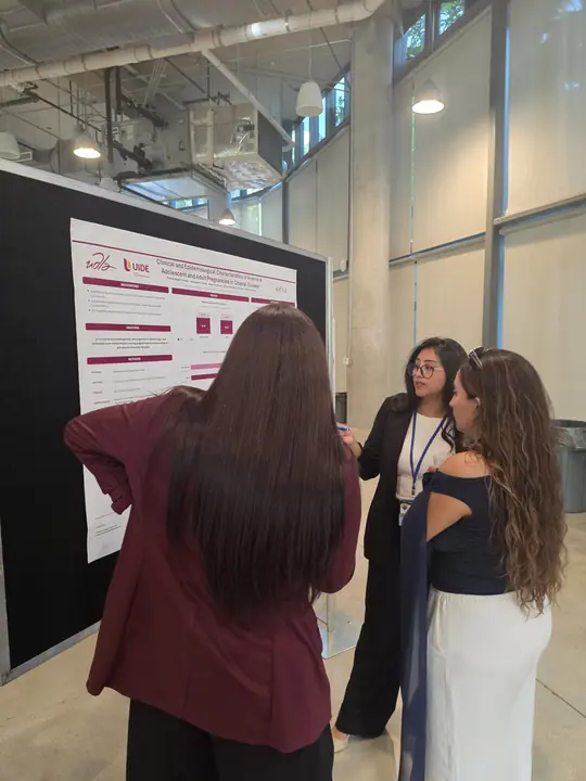 Pamela Delgado Granda & Sofía Chicaiza Erazo at their poster