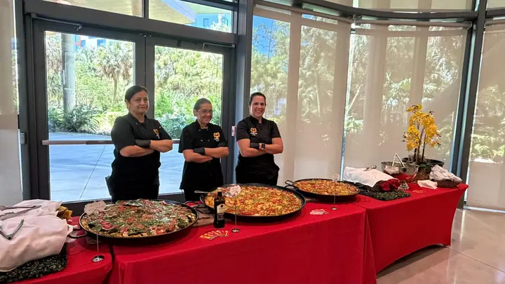 The Paella y Olé team